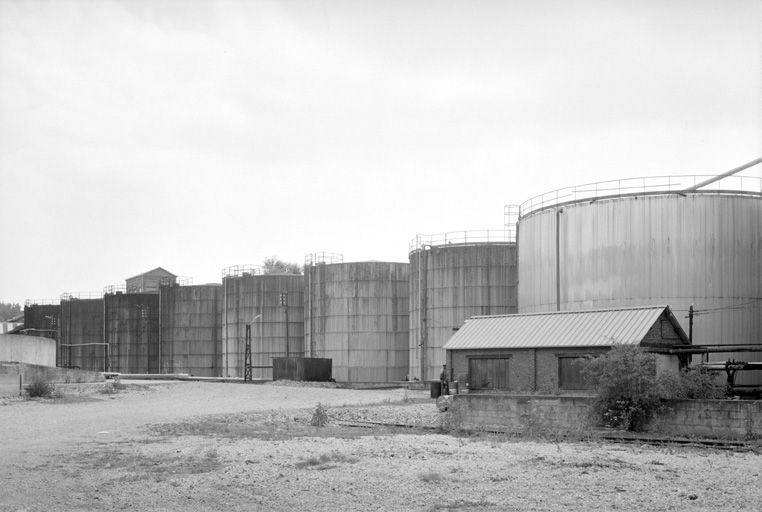 Sucrerie et distillerie, dites Cie sucrière de la Somme, puis Vuignier et Cie, puis Cie sucrière de la Somme, puis Ferdinand Beghin, puis Béghin et Cie, puis Vermandoise de sucreries, puis Sté Vermandoise Industrie