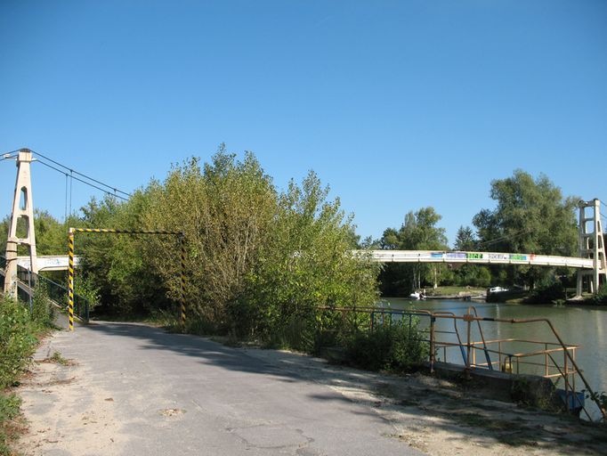 Passerelle Jean-Biondi à Villers-Saint-Paul