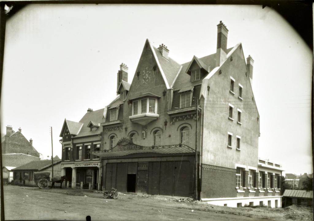Ancien Hôtel Sheffield, propriété de M. Debras, puis coopérative agricole (vestiges)