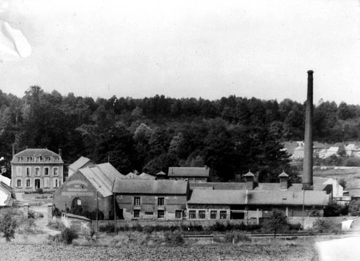 Ancienne usine de papeterie C. Rouillon, puis Dufourmantel, puis Maisonneuve ; puis usine de chapellerie Battersby et Cie ; puis usine d'apprêt des étoffes Texal Enduction