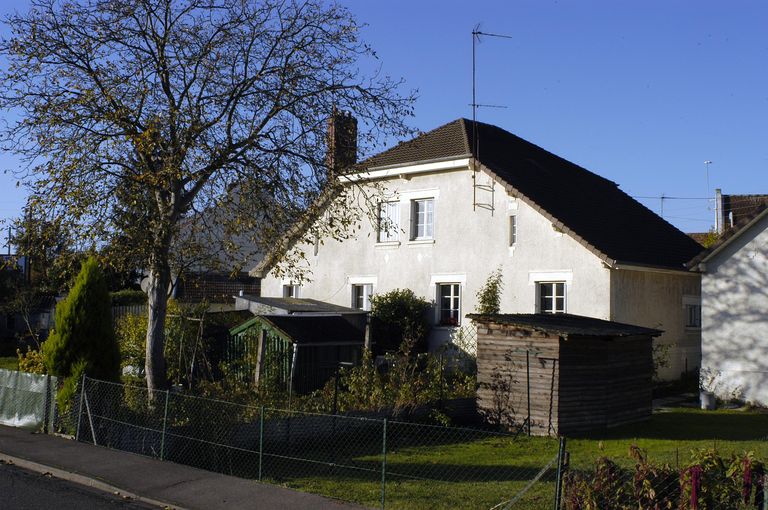 Ancien château, puis cité jardin de la Compagnie des Chemins de fer du Nord, dite cité Tourtier ou cité du Château