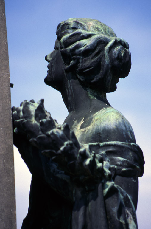 Statue (figure colossale) : allégorie féminine