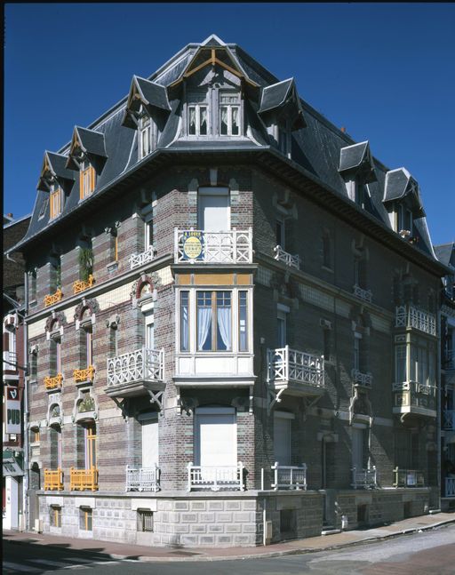 Maison à trois logements accolés, dits Cyclamen, Les Iris et Les Phlox