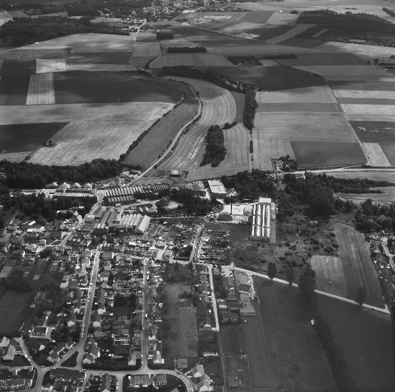 Ancien moulin puis filature Marest, Marest et Cie, Eugène Cosserat, Cosserat fils et Cie, devenue usine d'articles en caoutchouc Pirelli France Latex