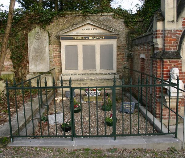 Tombeau (stèle funéraire) des familles Thorel et Beauvais