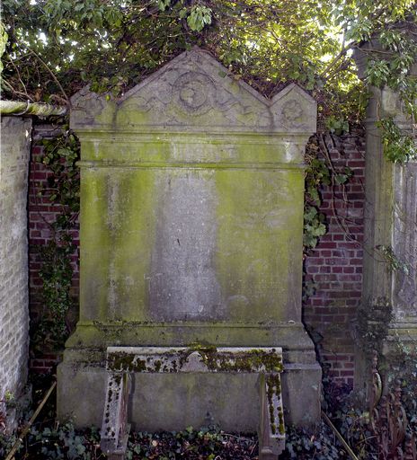 Tombeau (stèle funéraire) de la famille Deparis