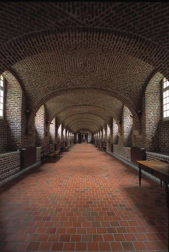 Ancien hôpital général, puis hospice de Douai (actuellement maison de retraite)