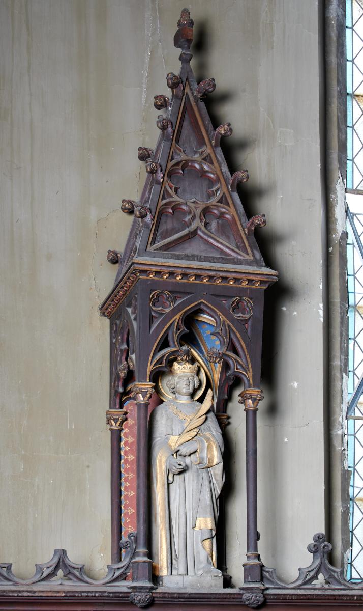 Les statues de la chapelle Saint-Edmund du lycée Corot de Douai