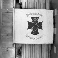 Étendard de procession de la jeunesse ouvrière chrétienne dite JOC