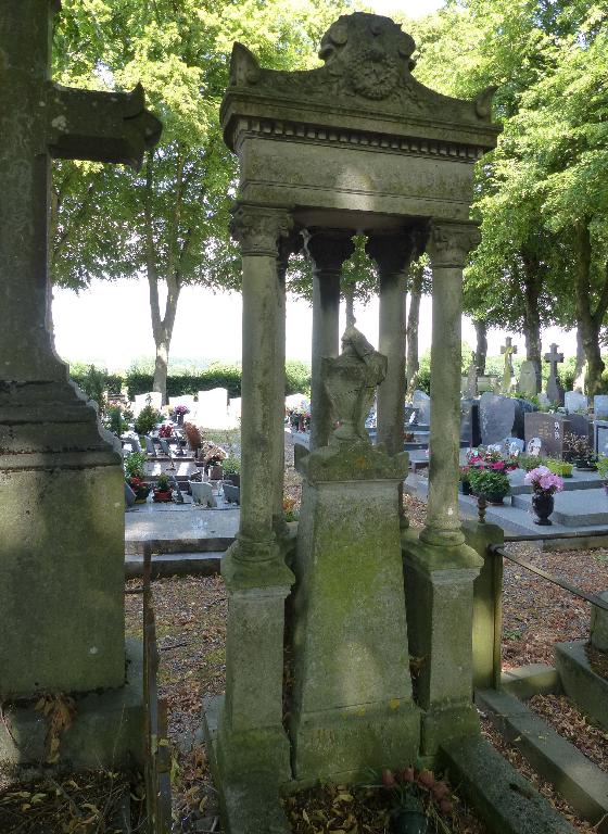 Monument funéraire de la famille Capelle