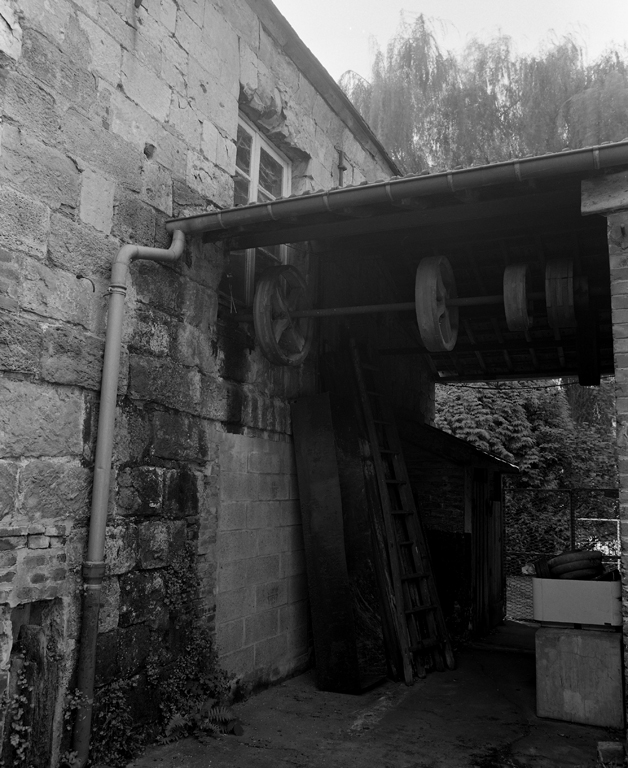 Moulin à farine Saint-Quentin, puis usine d'impression sur étoffe Sallé, puis filature de laine peignée Lucet, puis Gibert, puis usine de tabletterie Besse, puis usine de petite métallurgie, actuellement maison et édifice artisanal