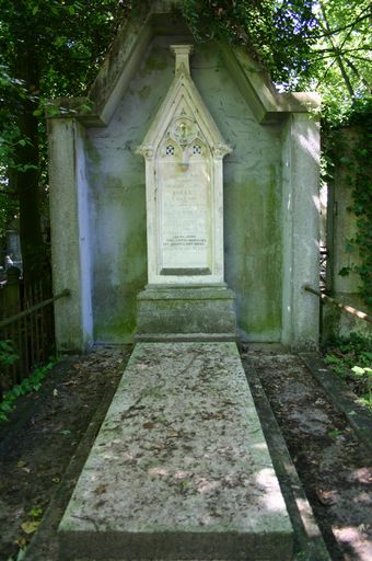Tombeau (stèle funéraire) du libre penseur Charles Follet, dit Raisonnable