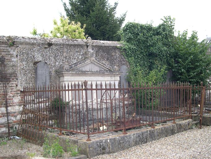 Enclos funéraire de la famille de Saint-Omer