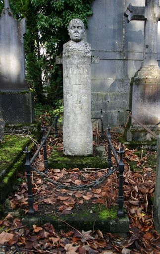 Monument sépulcral de Jean-Pierre Deschamps, dit Frère Agapétius