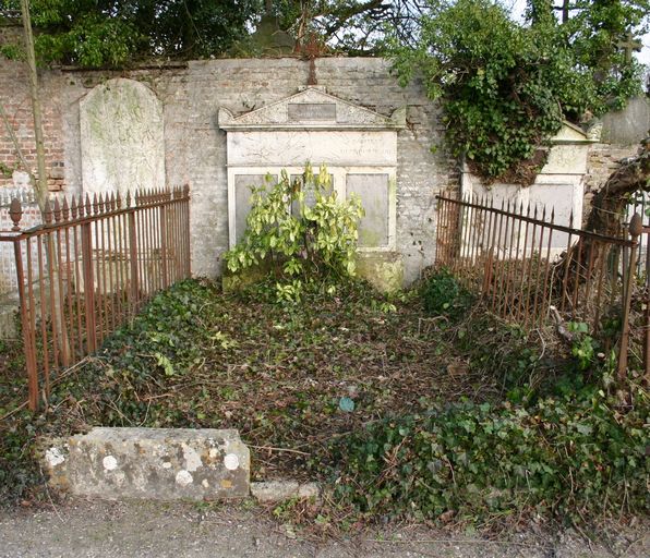 Tombeau (stèle funéraire) de la famille Desoutter-Ducrocq et de la famille Ducrocq-Moinet