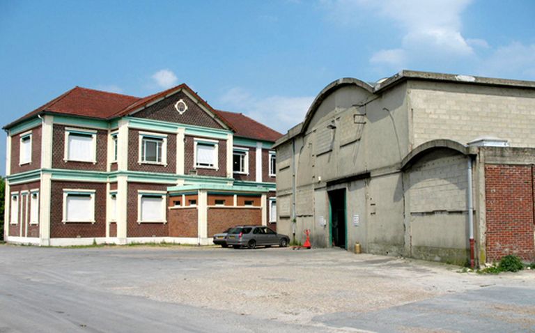 Ancienne usine de matériel agricole Wallut, puis CIMA-Wallut, puis CIMA, puis International Harvester France, puis Krone, puis entrepôt industriel et câblerie