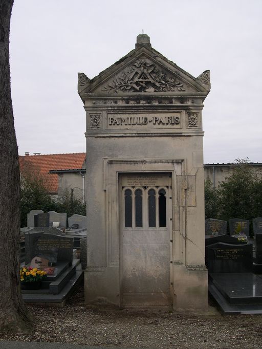 Tombeau (chapelle) de la famille de l'entrepreneur Charles Jean-Baptiste Paris