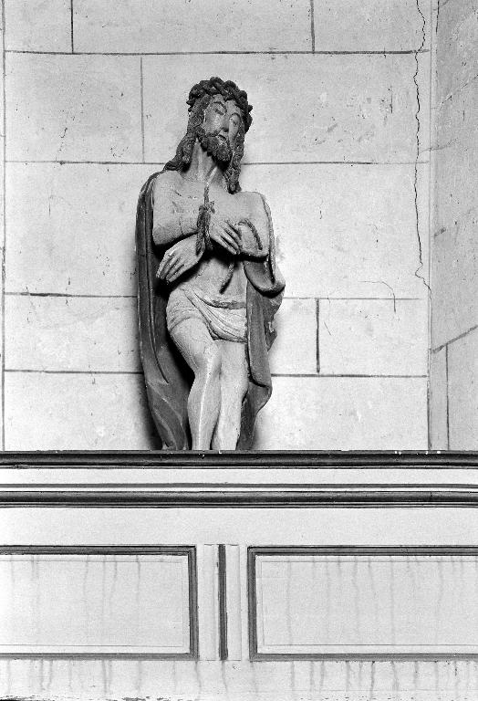 Statue (petite nature) : Christ de Pitié