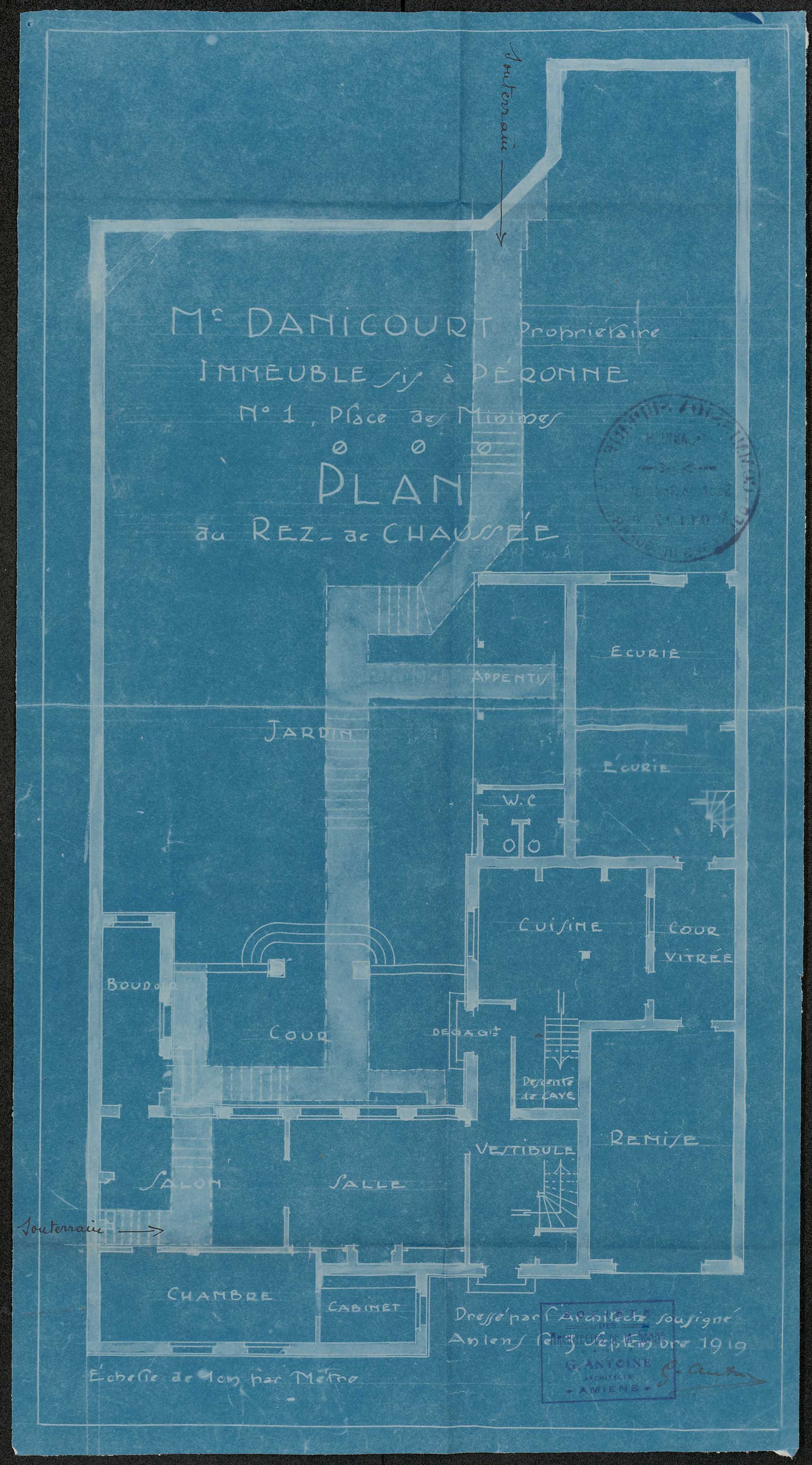 M. Danicourt. Immeuble à Péronne, 1 place des Minimes. Plan du rez-de-chaussée, G. Antoine architecte, 1919 (AD Somme ; 10R 1019).