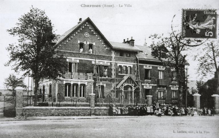 Ancienne villa Grand-Mère, devenue demeure de l'industriel Alfred Maguin, puis d'Abel Maguin, actuelle mairie de Charmes