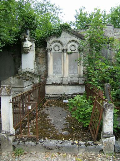 Tombeau (stèle funéraire) de la famille Delacourt-Hanot