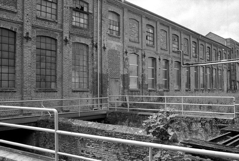 Ancien moulin puis filature Marest, Marest et Cie, Eugène Cosserat, Cosserat fils et Cie, devenue usine d'articles en caoutchouc Pirelli France Latex