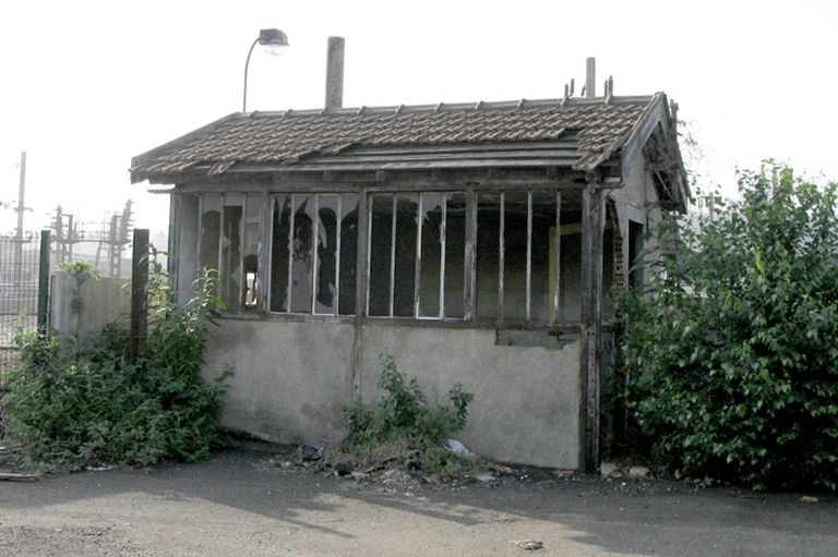 Ancienne usine de petite métallurgie (fabrique de limes) Mauroy, puis usine de construction mécanique, dite Ateliers de construction de Creil, puis Daydé-Pillé, actuellement pépinière d'entreprises