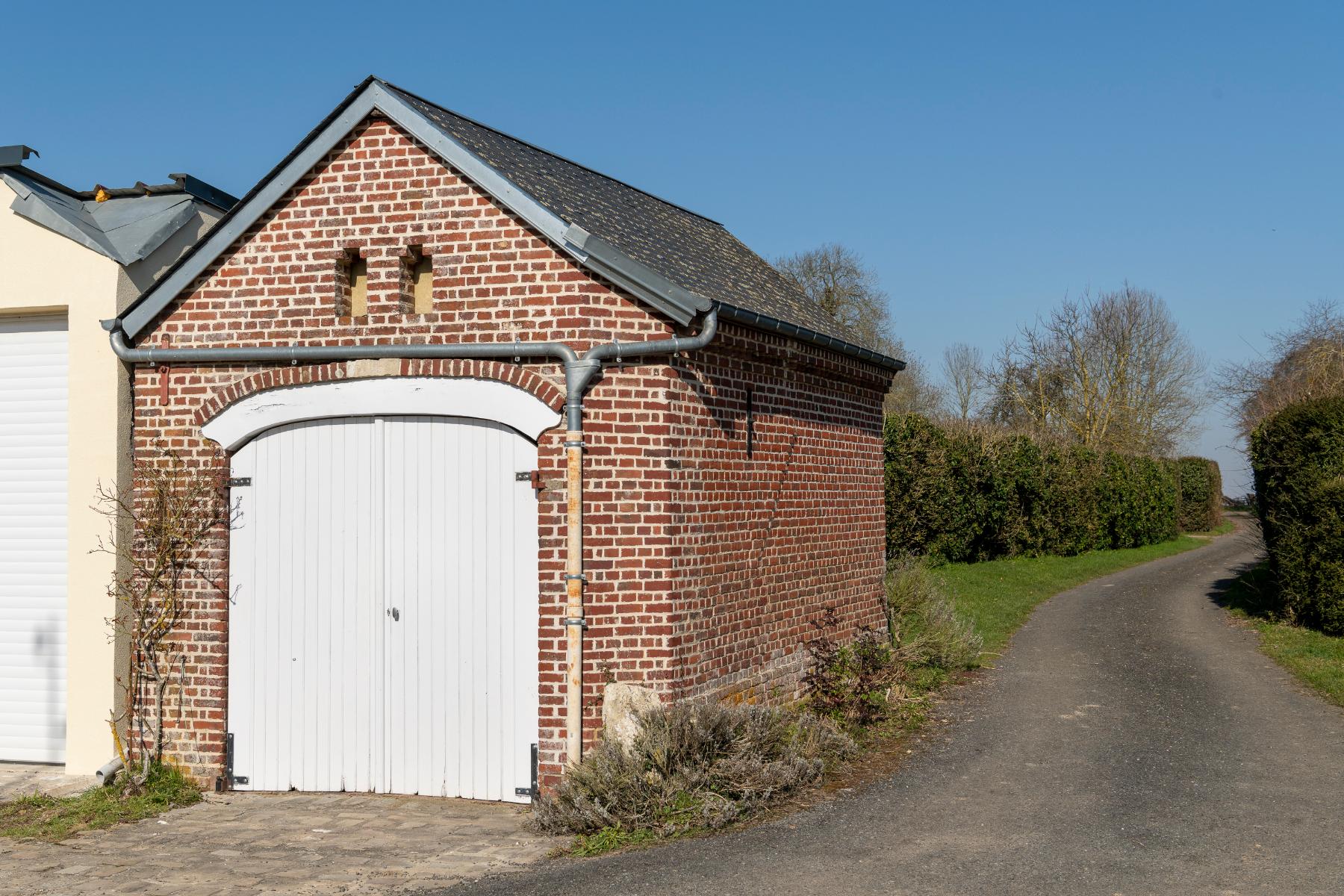 Le village d'Oursel-Maison et le hameau de la Neuve-Rue