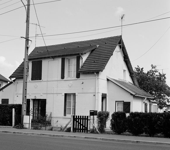 Cité ouvrière de la glacerie Saint-Gobain Chantereine