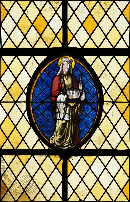 Ensemble de deux verrières figurées géométriques : sainte Clotilde, le Christ portant la croix (baies 1 et 2)