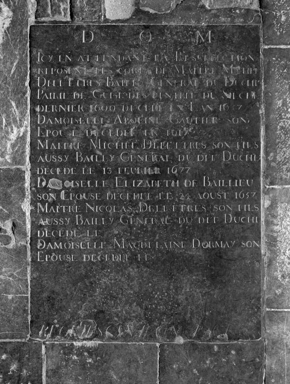 Dalle funéraire de Michel Delettres, d'Apolline Gautier son épouse et de leur famille (n° 9)