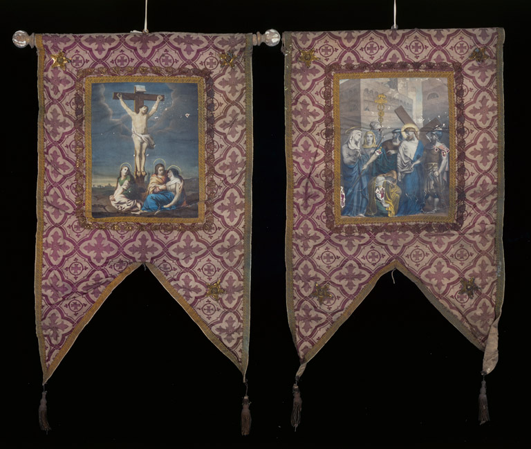 Ensemble de 6 bannières de procession : Oriflammes du Rosaire