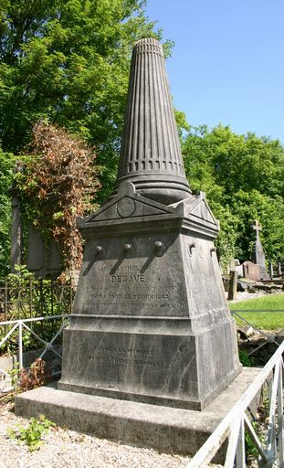 Monument sépulcral de Maximilien Décavé