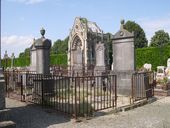 Enclos funéraire des familles Guilbert-Patte-Maisant et Beauvais