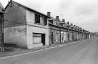 Logements d'ouvriers (rue des Moulins-Bleus, AM 120 à 159) , en 1991 : élévation postérieure.