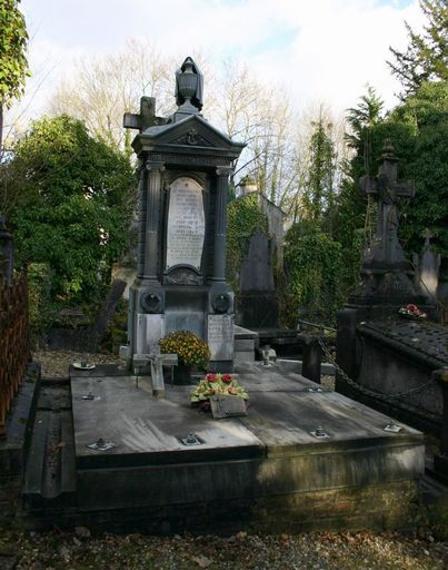 Tombeau (stèle funéraire) de la famille Bousquet-Houry