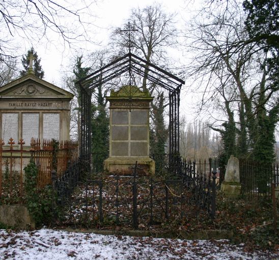 Tombeau (stèle funéraire) de la famille Drevelle-Facquet