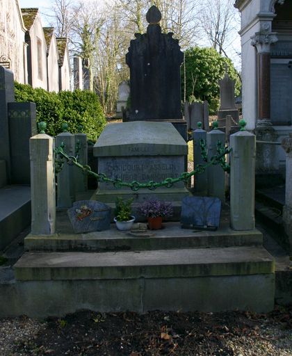 Tombeau (sarcophage) des familles Danicourt-Asselin et Dubos-Danicourt