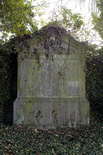 Tombeau (stèle funéraire) de la famille Devimes (ancien enclos funéraire)