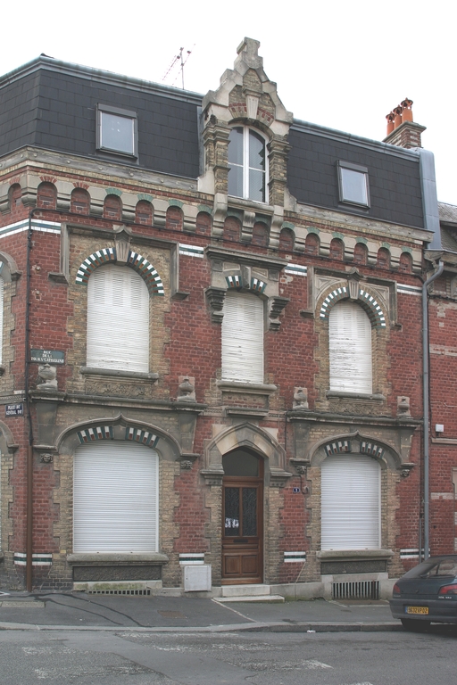 Ancien tissage de coton Pelletier, grillage de tissus Lenain, puis usine de confection