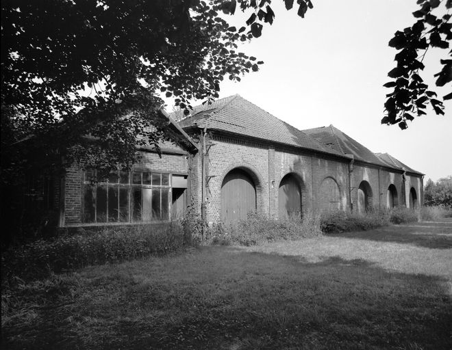 Anciens moulins, puis scierie, devenue filature et tissage de jute Saint Frères à Berteaucourt-les-Dames, dit d'Harondel, puis usine de meubles Sièges de France