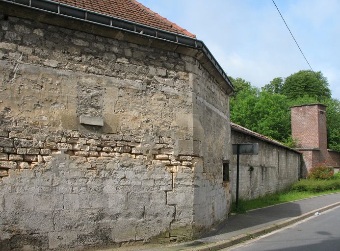 Ancien moulin à farine de la Chaussée, puis maison la Moulinière, puis usine de boutons en bakélite Haret, puis usine d'articles en caoutchouc