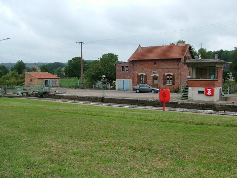 Écluse n°5 de Cys-la-Commune (canal latéral à l'Aisne)