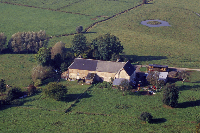 Ancienne abbaye bénédictine Saint-Etienne de Fesmy-le-Sart, puis maison et ferme