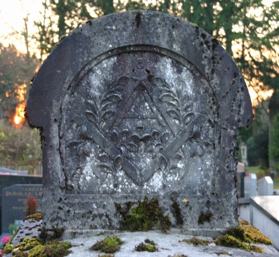 Tombeau (sarcophage) des familles Bourgeois-Beauvais