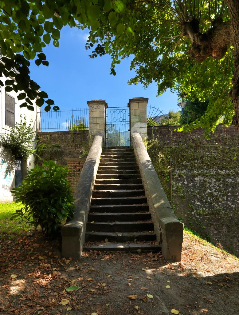 Jeu de paume, jeu de boule et ancien jeu d'arc de Roye