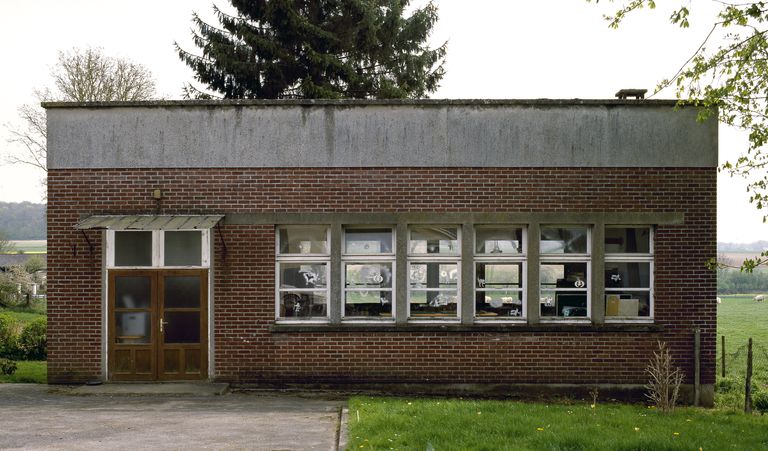 Ancienne mairie et école de Vauchelles-lès-Domart, actuellement mairie et logement