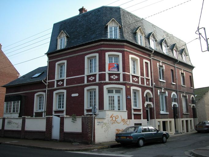 Maison à plusieurs logements accolés (dont Soleil de Mai)