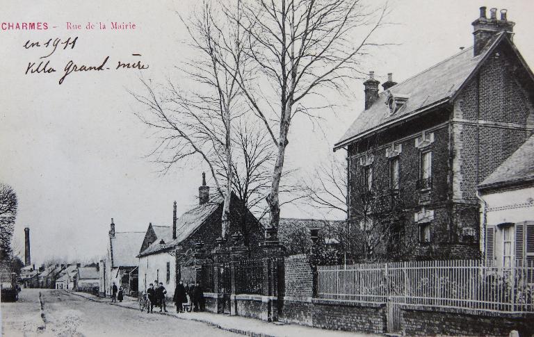 Ancienne villa Grand-Mère, devenue demeure de l'industriel Alfred Maguin, puis d'Abel Maguin, actuelle mairie de Charmes