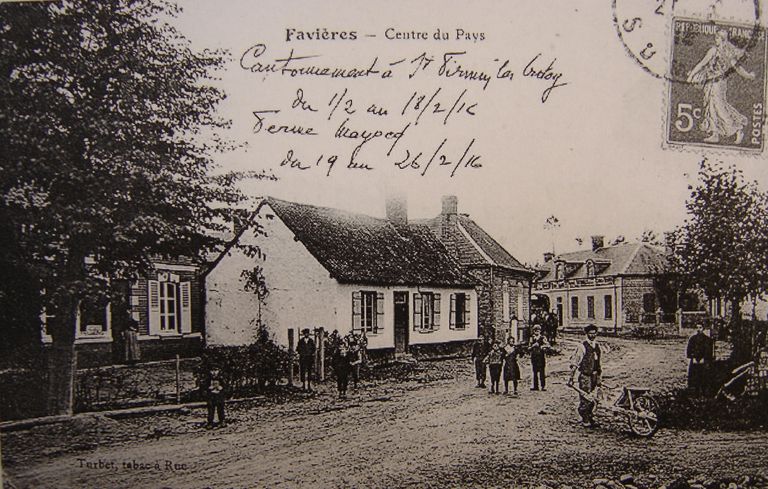 ancienne ferme et café à Favières, dit Café de la Place et Epicerie Gabert-Dezérable (restaurant La Clef des Champs)